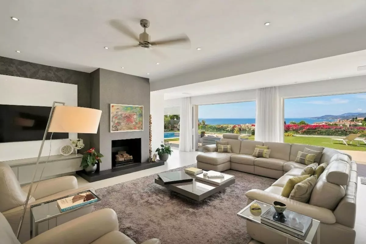 6-bedroom Villa In Marbella, Spain (413 M²)