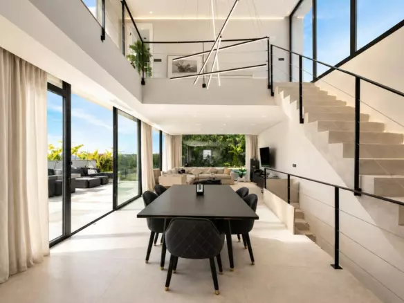 5-bedroom Villa In Marbella, Spain (285 M²)