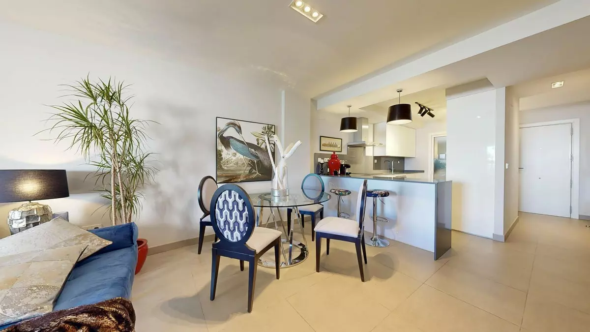 2-bedroom Apartment In Fuengirola, Spain (177 M²)