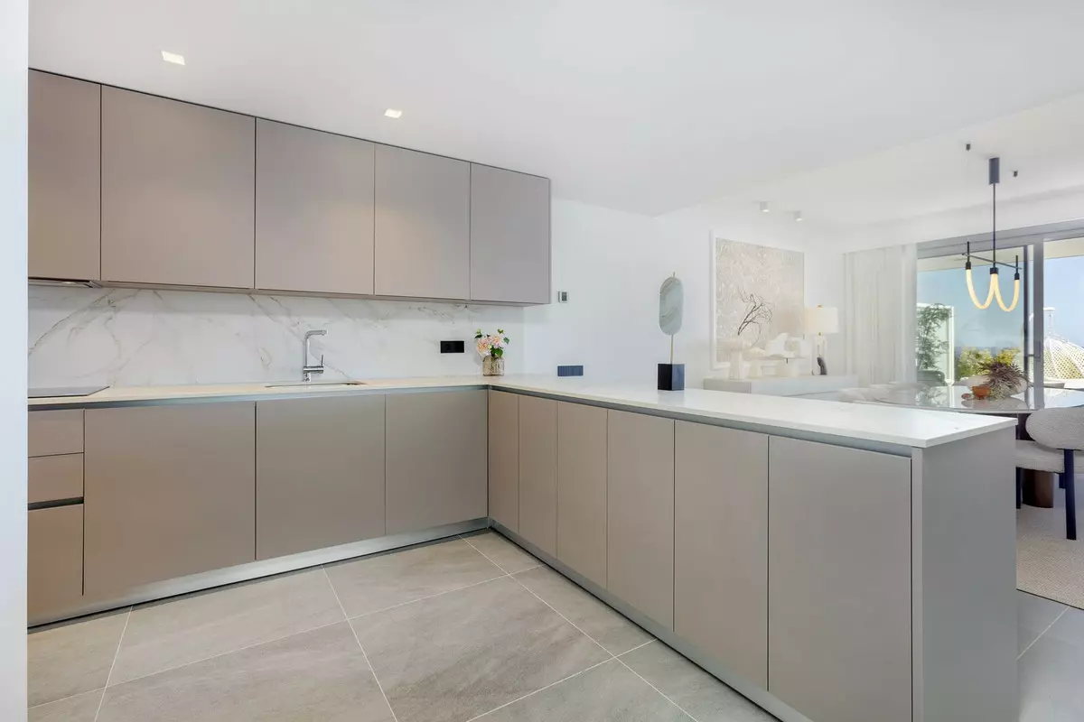 4-bedroom Town House In Estepona, Spain (194 M²)