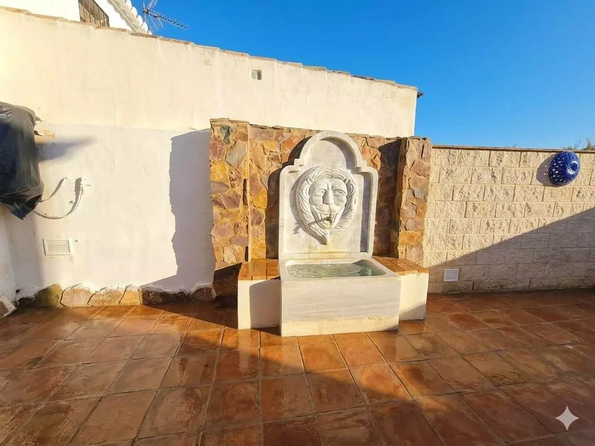 5-bedroom Country House In Cártama, Spain (253 M²)
