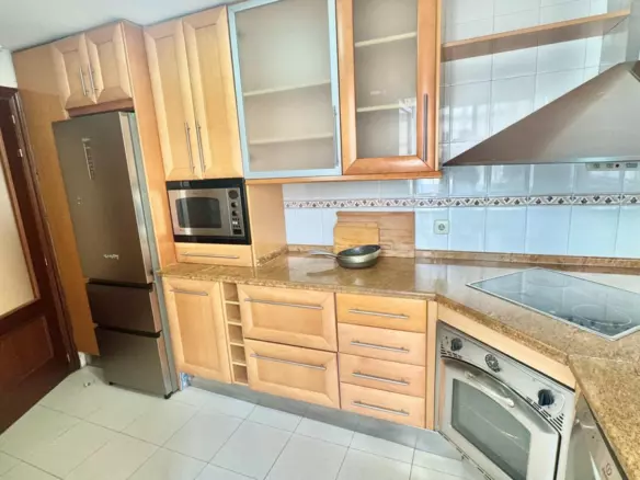 2-bedroom Apartment In Málaga, Spain (132 M²)