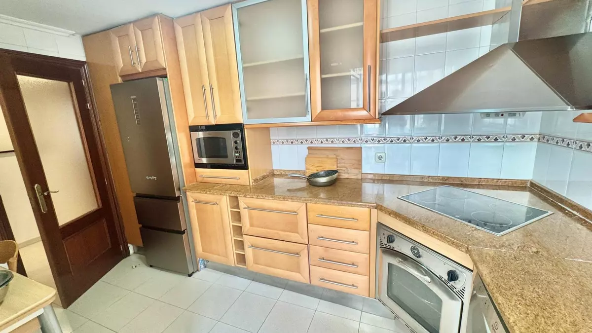 2-bedroom Apartment In Málaga, Spain (132 M²)