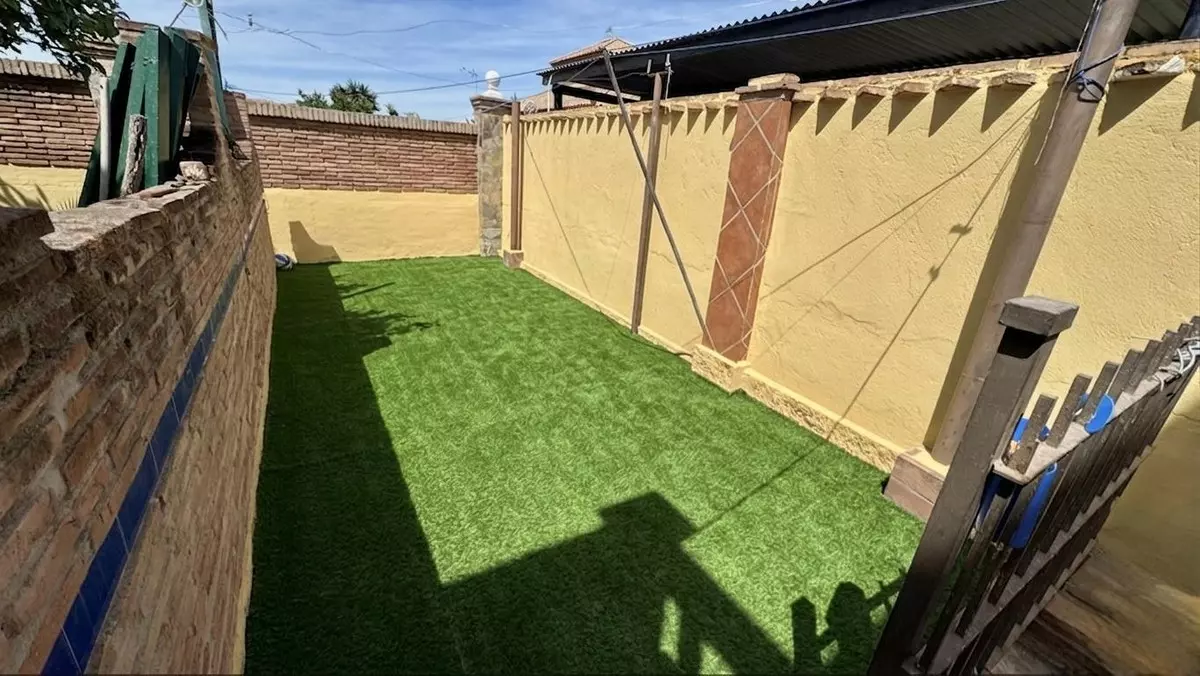 5-bedroom Villa In Alhaurín De La Torre, Spain (250 M²)