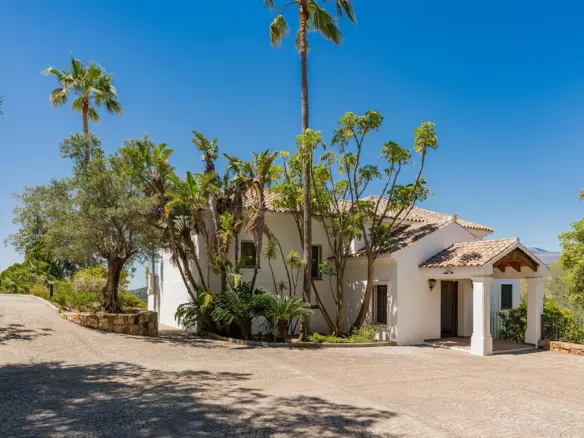 5-bedroom Villa In Benahavis, Spain (414 M²)