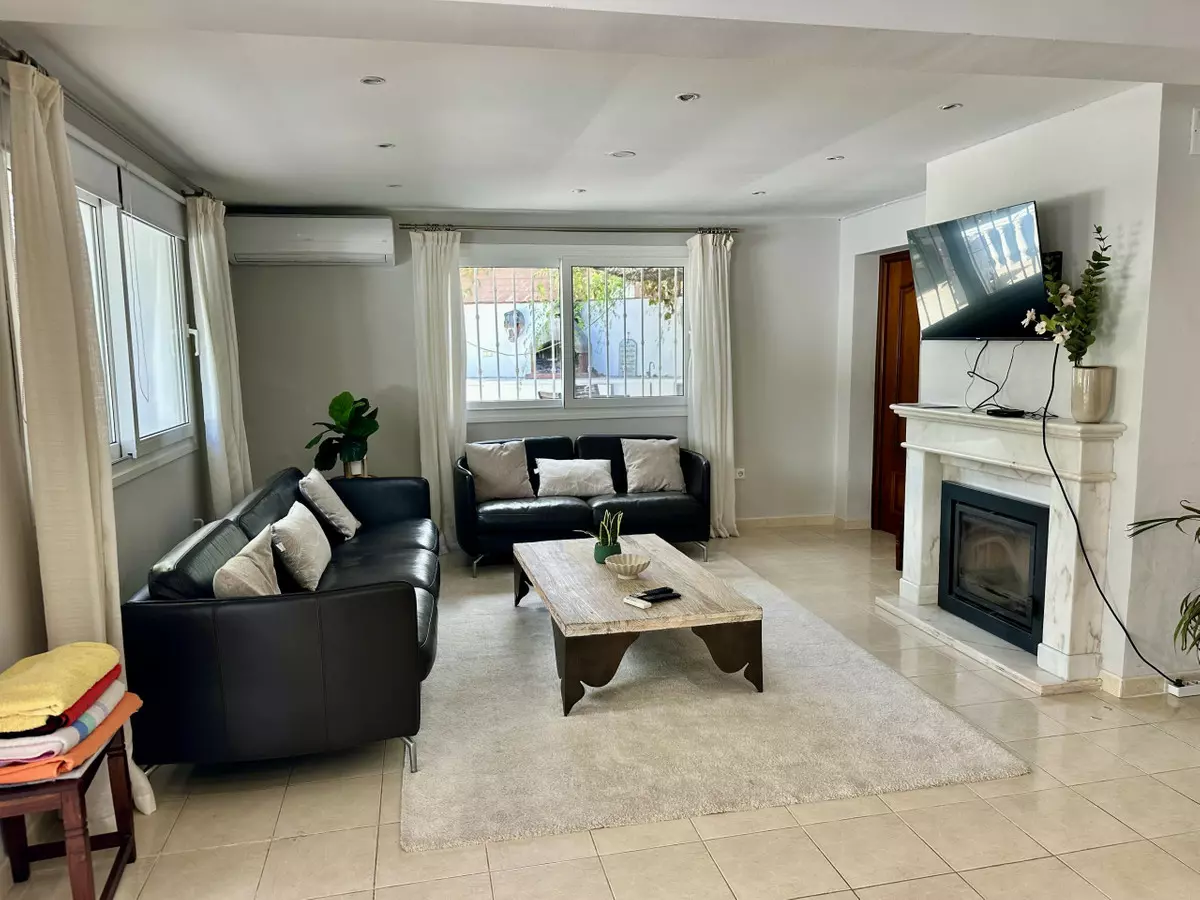 3-bedroom Villa In Marbella, Spain (191 M²)