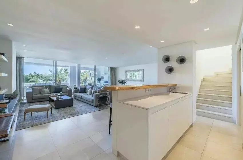 3-bedroom Apartment In Marbella, Spain (250 M²)