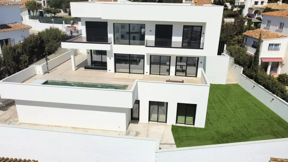 3-bedroom Villa In Mijas, Spain (356 M²)