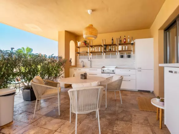 2-bedroom Apartment In Benahavis, Spain (103 M²)
