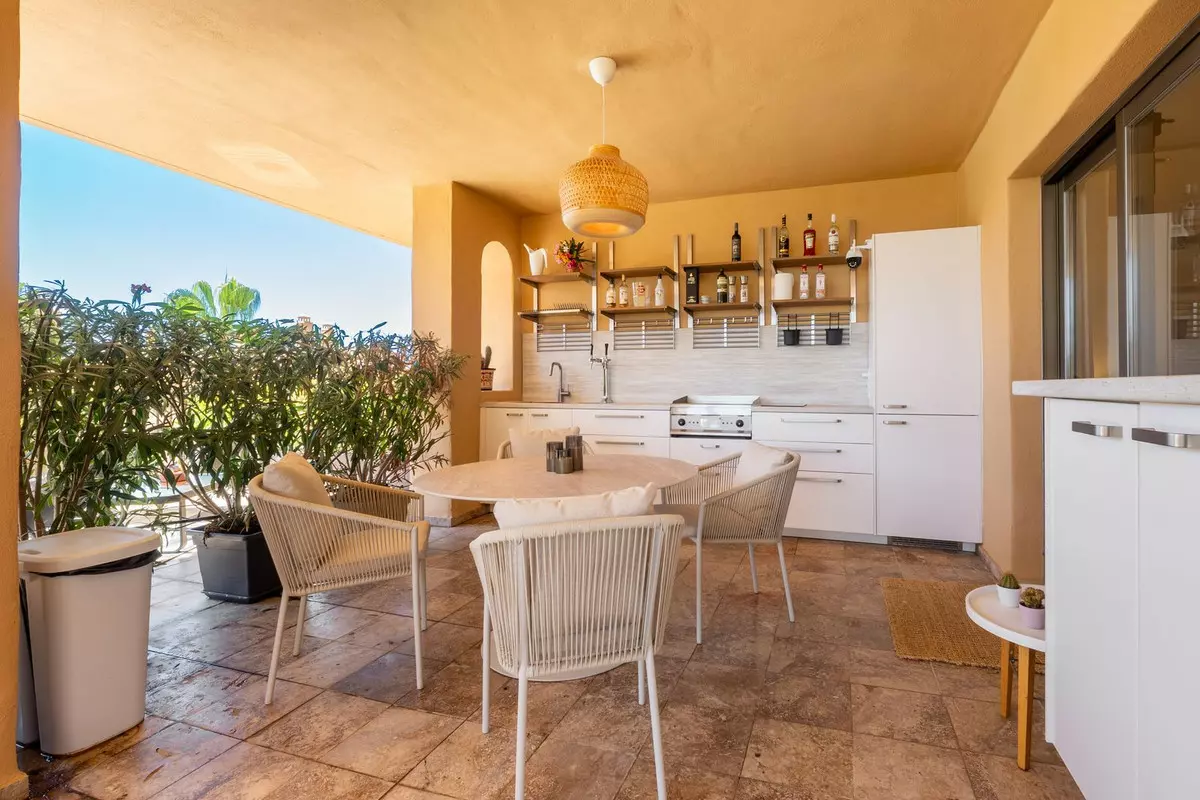 2-bedroom Apartment In Benahavis, Spain (103 M²)