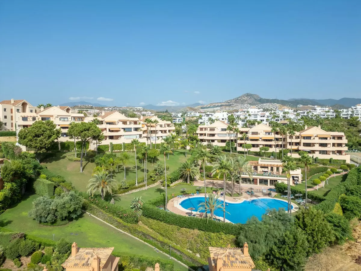 2-bedroom Apartment In Estepona, Spain (88 M²)