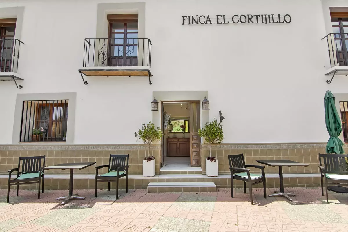 6-bedroom Country House In Canillas De Albaida, Spain (947 M²)