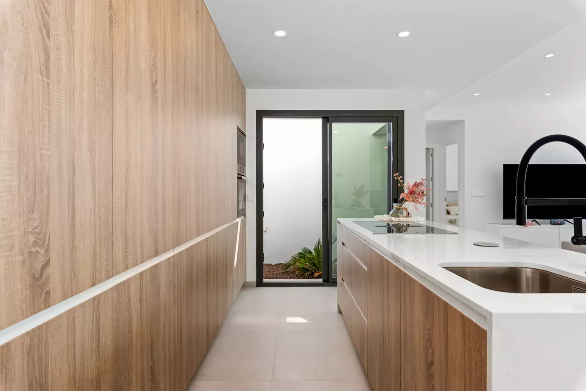 3-bedroom Villa In Los Alcázares, Spain (140 M²)
