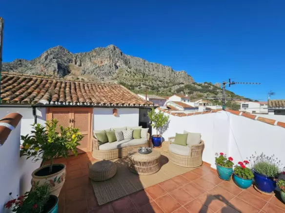 4-bedroom Town House In Montejaque, Spain (243 M²)