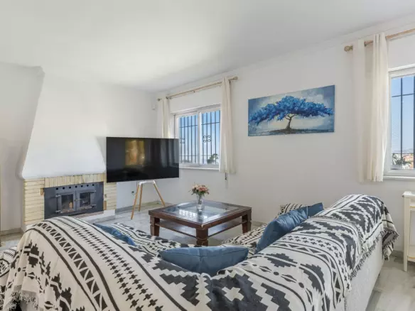 3-bedroom Villa In Fuengirola, Spain (228 M²)