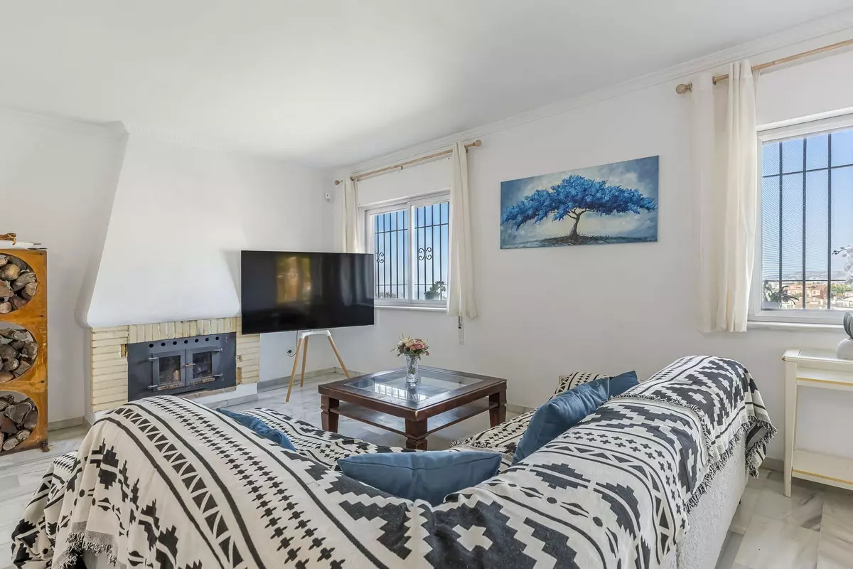 3-bedroom Villa In Fuengirola, Spain (228 M²)