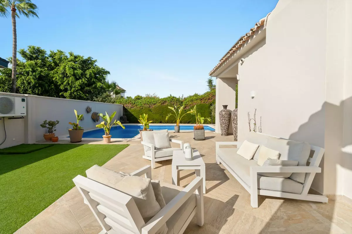 4-bedroom Villa In Estepona, Spain (210 M²)
