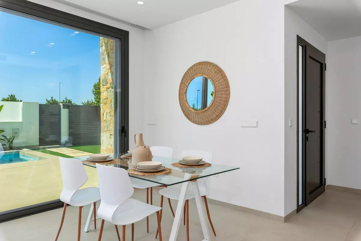 3-bedroom Villa In Los Alcázares, Spain (140 M²)