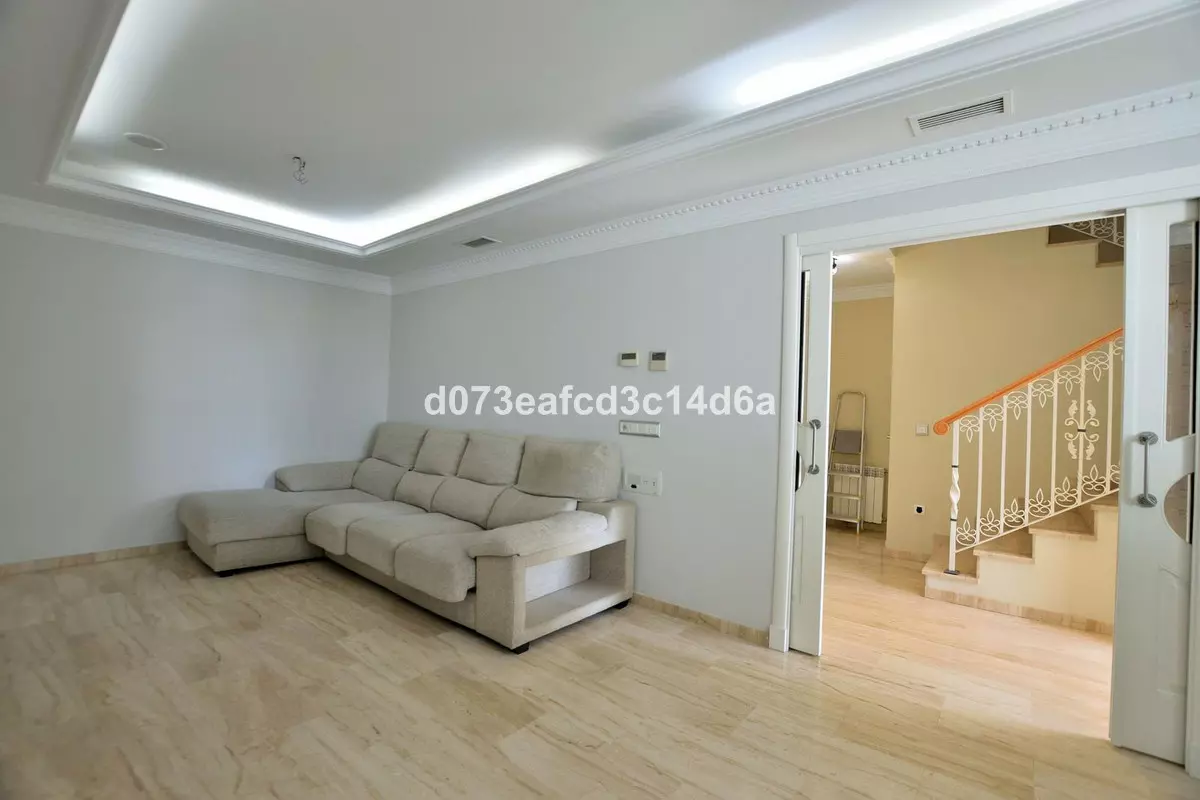 3-bedroom Town House In Ronda, Spain (208 M²)