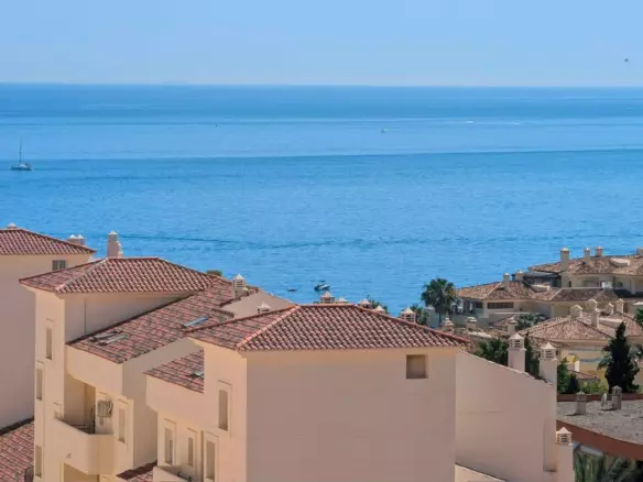 2-bedroom Apartment In Benalmádena, Spain (92 M²)