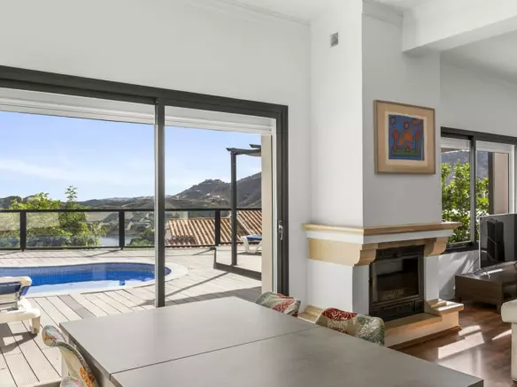 4-bedroom Villa In Istan, Spain (240 M²)
