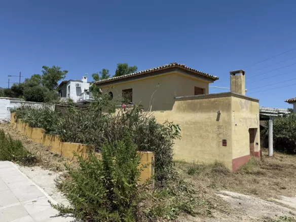 3-bedroom Villa In Estepona, Spain (142 M²)