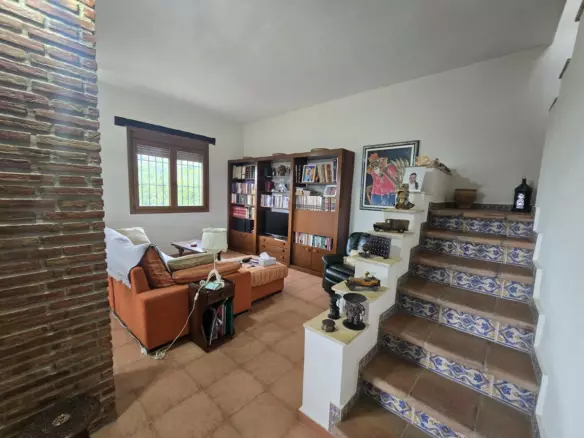 5-bedroom Country House In Cártama, Spain (253 M²)
