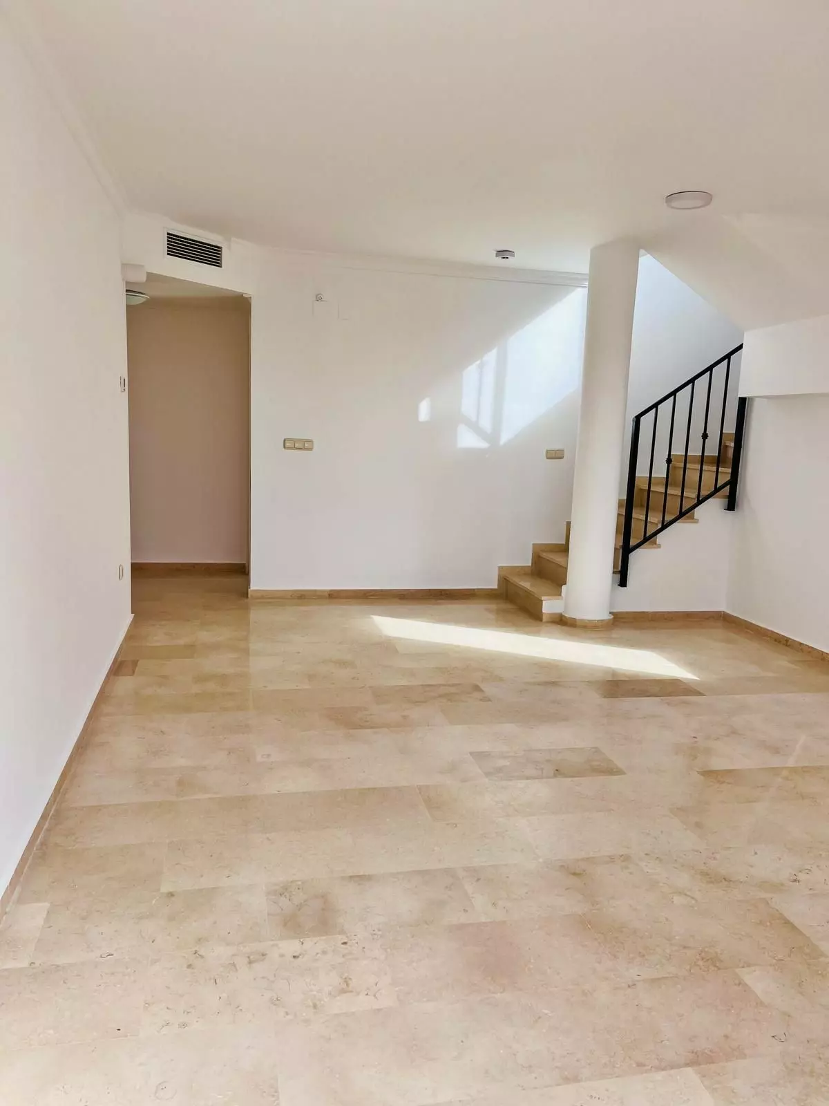 2-bedroom Apartment In Marbella, Spain (121 M²)
