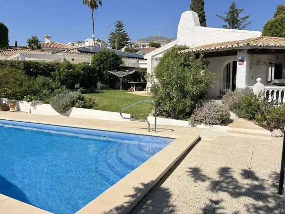 3-bedroom Villa In Fuengirola, Spain (184 M²)