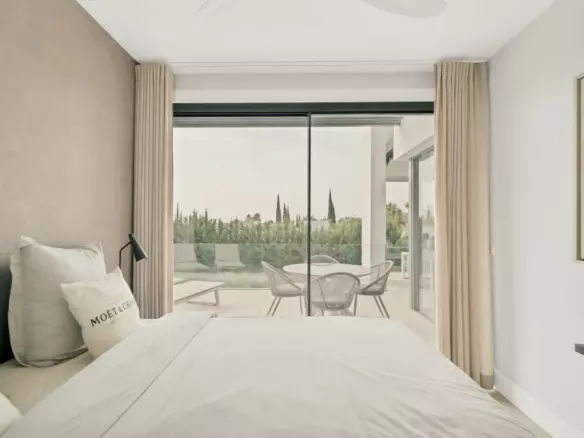 2-bedroom Apartment In Benahavis, Spain (113 M²)
