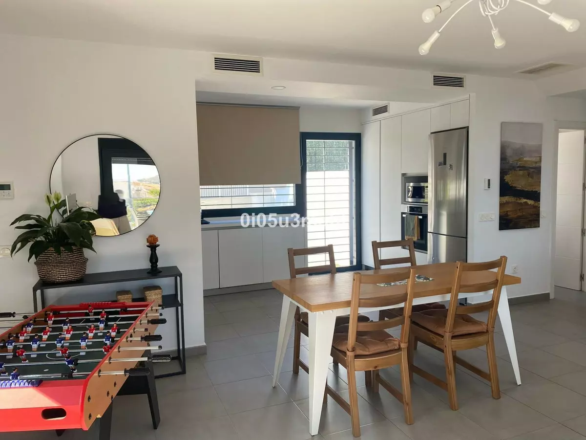 4-bedroom Villa In Málaga, Spain (292 M²)