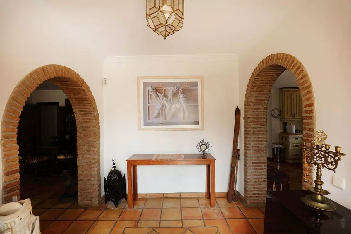 4-bedroom Villa In Estepona, Spain (177 M²)