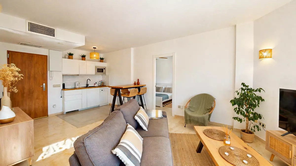 2-bedroom Apartment In Estepona, Spain (83 M²)