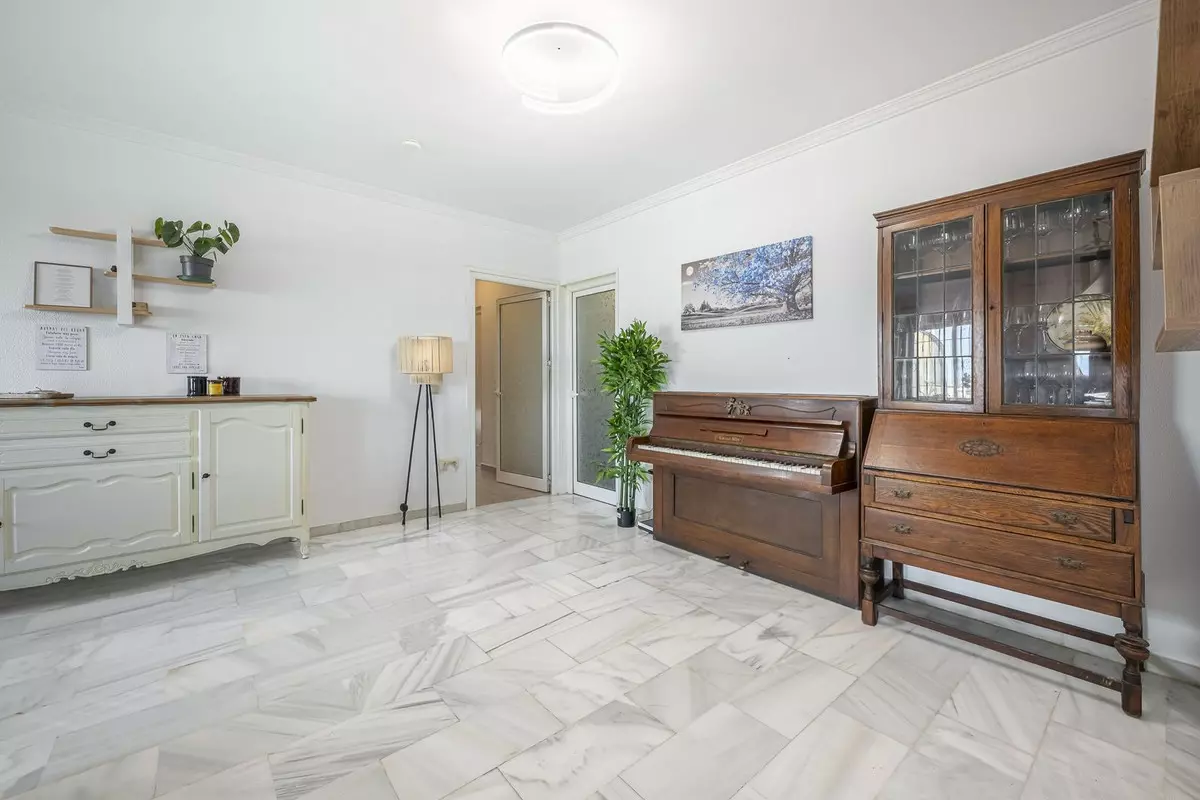 3-bedroom Villa In Fuengirola, Spain (228 M²)