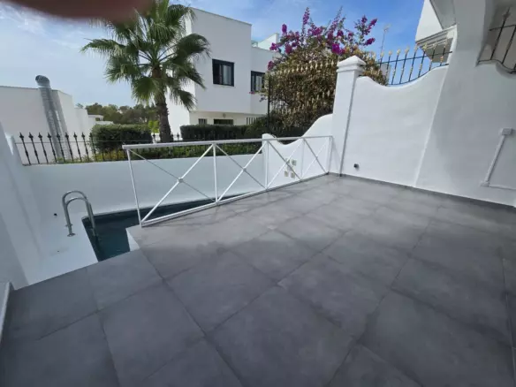 3-bedroom Town House In Marbella, Spain (317 M²)