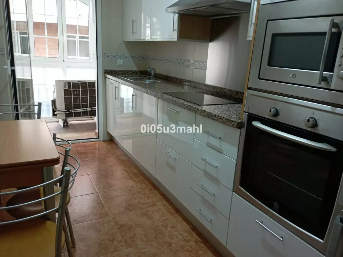 2-bedroom Apartment In Málaga, Spain (82 M²)