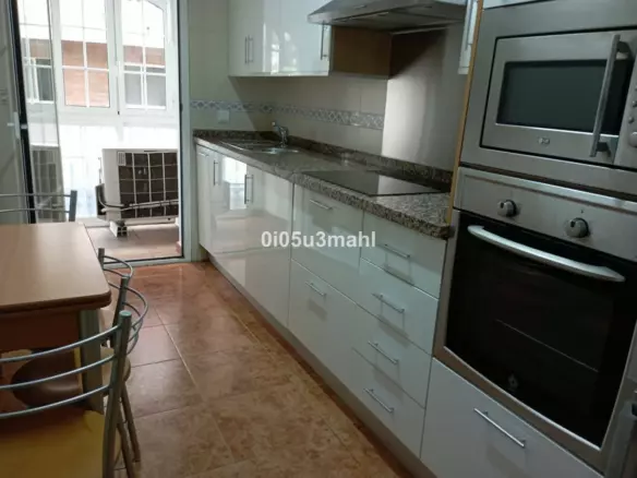 2-bedroom Apartment In Málaga, Spain (82 M²)