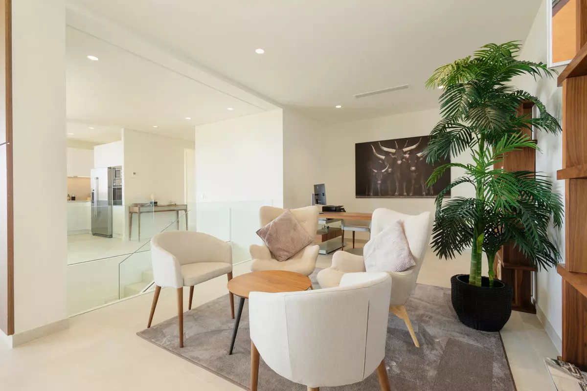 4-bedroom Apartment In Benahavis, Spain (238 M²)