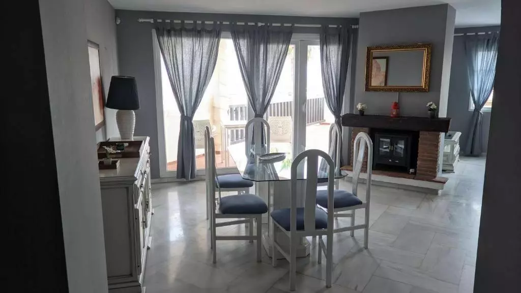 3-bedroom Apartment In Benalmádena, Spain (185 M²)