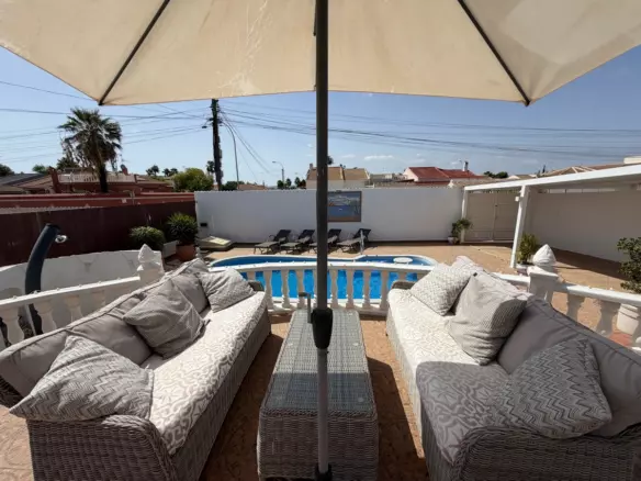 3-bedroom Villa In Torrevieja, Spain (142 M²)