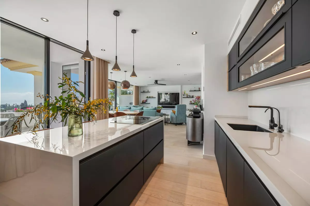 3-bedroom Apartment In Marbella, Spain (193 M²)