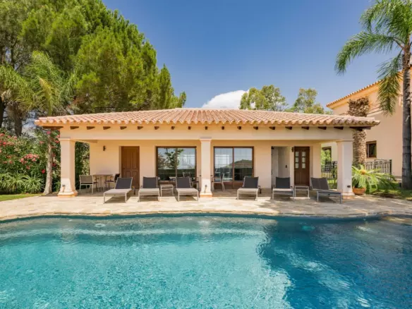 9-bedroom Villa In Ojen, Spain (1.688 M²)