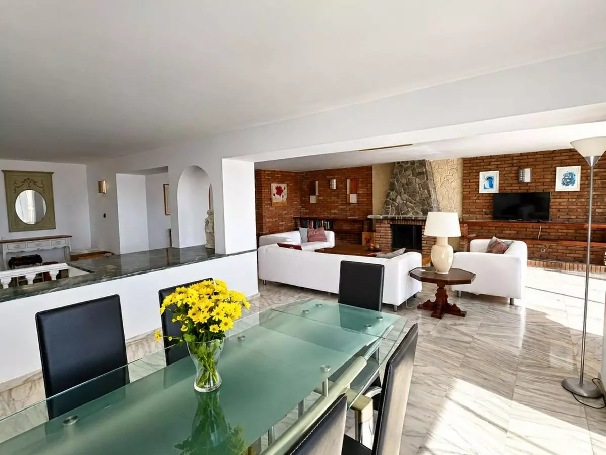 2-bedroom Apartment In Torremolinos, Spain (215 M²)