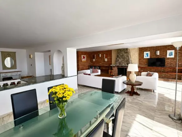 2-bedroom Apartment In Torremolinos, Spain (215 M²)