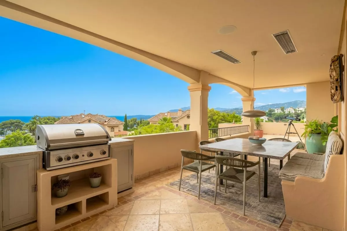 5-bedroom Apartment In Marbella, Spain (361 M²)