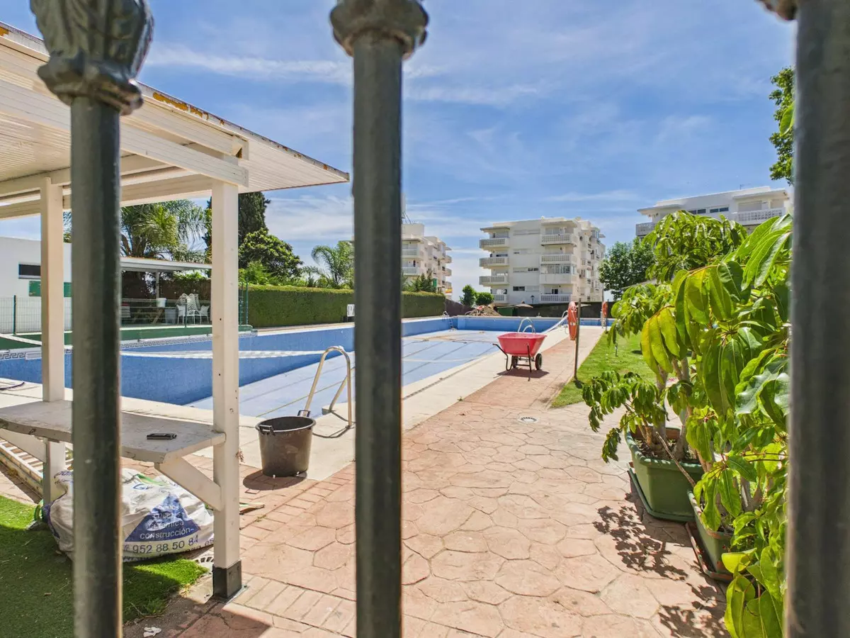 3-bedroom Apartment In Estepona, Spain (82 M²)