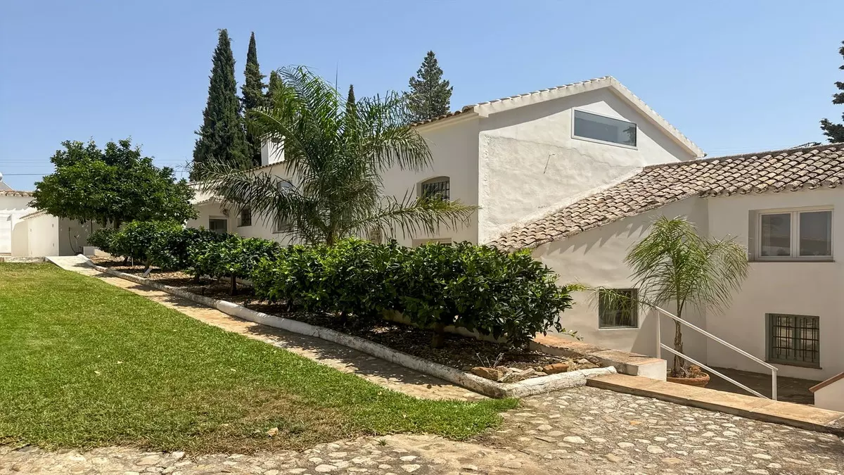 5-bedroom Country House In Villanueva Del Rosario, Spain (360 M²)