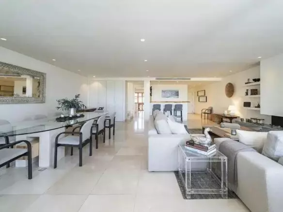 3-bedroom Apartment In Marbella, Spain (250 M²)