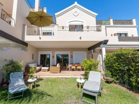 3-bedroom Town House In Estepona, Spain (186 M²)