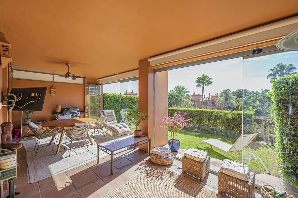 2-bedroom Apartment In Estepona, Spain (98 M²)